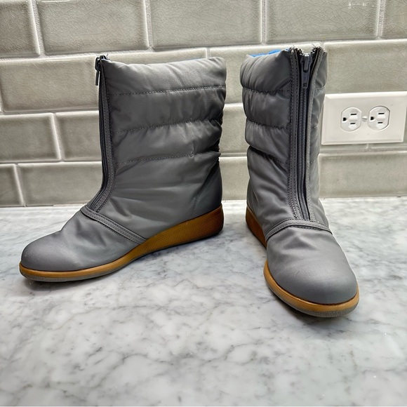 Vintage Retro Fashion Gray Snow Boot Wedge Size 7 - Picture 1 of 10